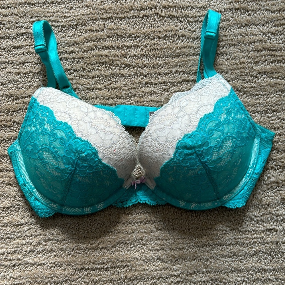 Gorgeous Victoria Secret DREAM ANGEL PLUNGE lace bra 36C teal/cream/silver NWOT